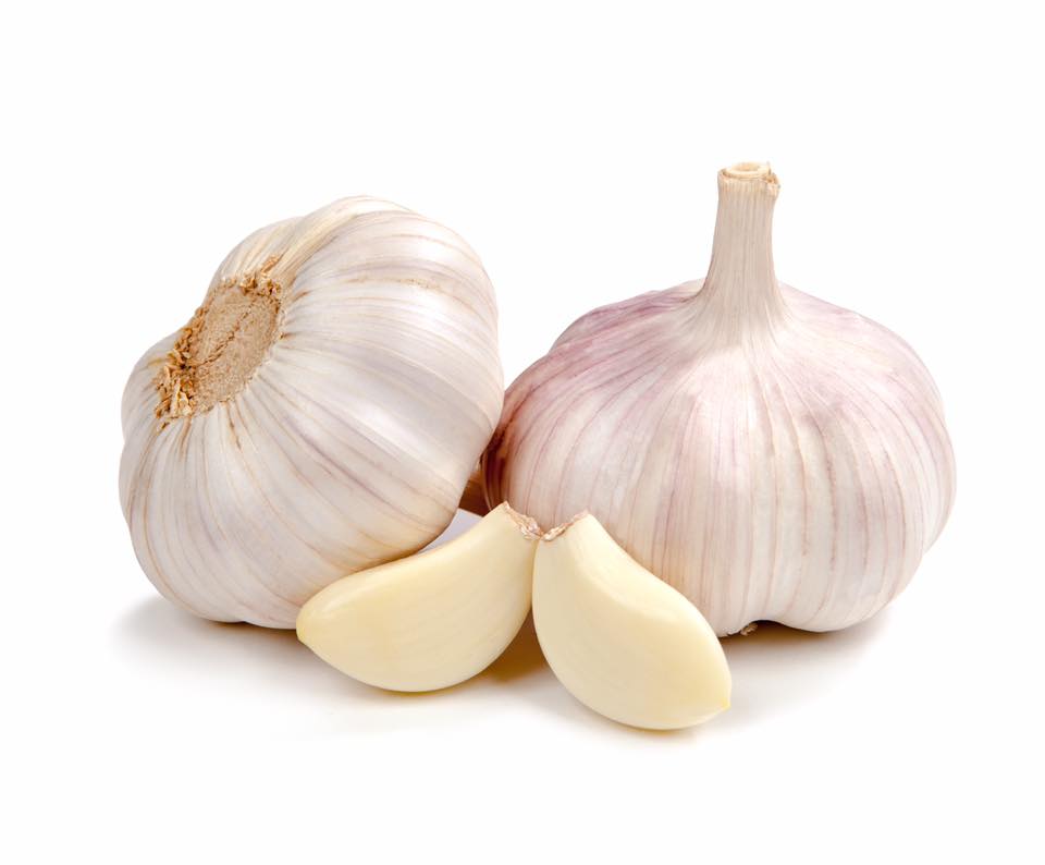 Garlic Saves Lives SICK CURE NATURAL ANTIBIOTIC REMEDIES REMEDY HOME ILL SICKNESS HEAL HEALTH LIFE HACKS TRICKS ORGANIC RAW